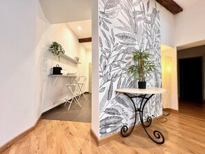 Interior - Maison de Francois 2 - Old Town (Nice)