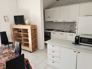 Private kitchen - Vrbo Property (Baia Verde)