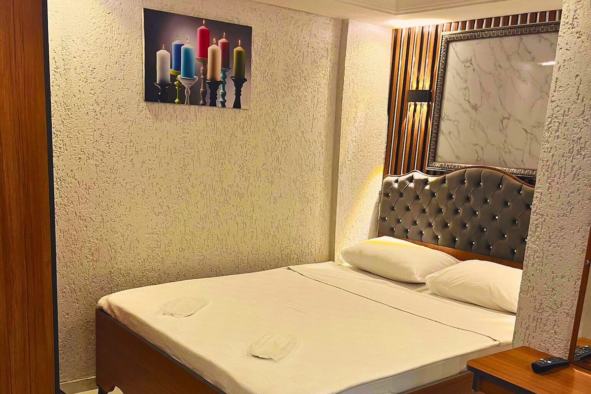 Standard Room | Meja, kalis bunyi, seterika/papan seterika, Wi-fi percuma 