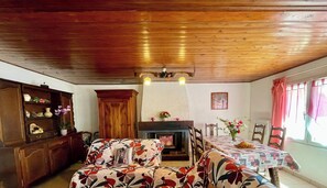 TV - Cottage in the village center - 6 guests (Saint-Julien-des-Landes)