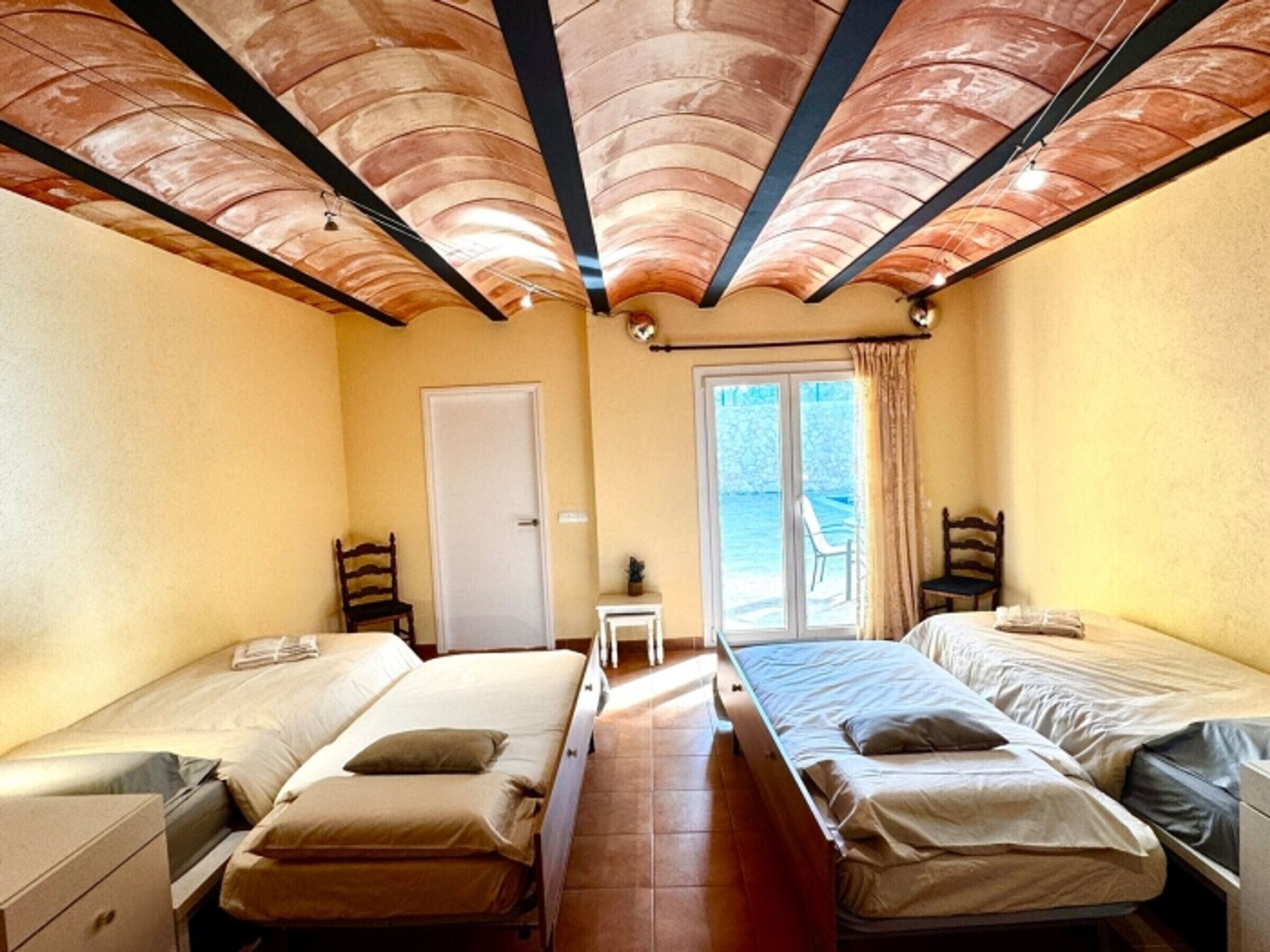 2 bedrooms, free WiFi
