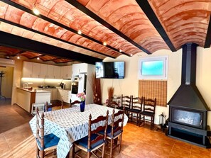 Dining - House with private pool and garden - 6 guests (Mont-ras)