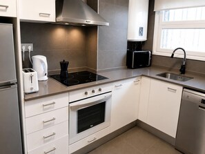 Fridge, microwave, oven, dishwasher - Apartment steps from the beach - 4 guests (Palamós)