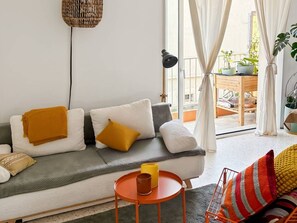 Living area - T3 Apartment steps from the beach (Palavas-les-Flots)