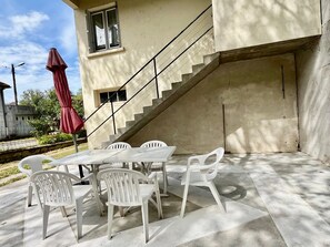 Outdoor dining - Central house, pets welcome - 4 guests (La Roche-Posay)