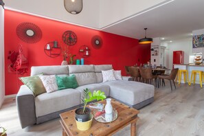 House - 4BR Duplex w Rooftop Views Workspaces (Lisbon)