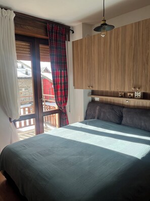 Room - Vrbo Property (Aprica)