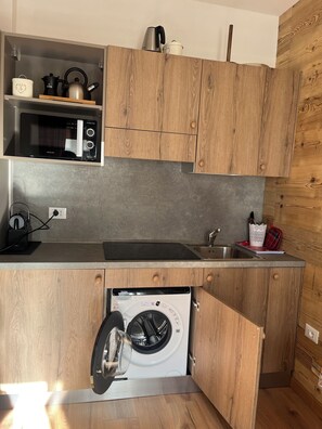 Private kitchen - Vrbo Property (Aprica)