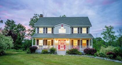 Spacious Summer Oaisis 4-bedroom house with AC in Kerhonkson