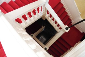 Interior - Bright & Modern 2 Bed Apartment in the heart of Windsor - opposite the Castle (Windsor)