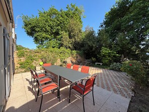 Outdoor dining - House Pins de Cordouan 600m, Beach 6/8 People (Saint-Georges-de-Didonne)