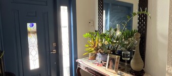Beautiful one bedroom and one bath inside a family home
Very nice for students