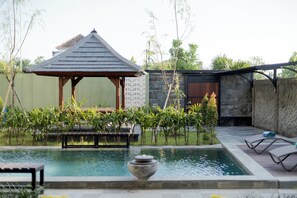 Comfort Studio, Garden View | Pool