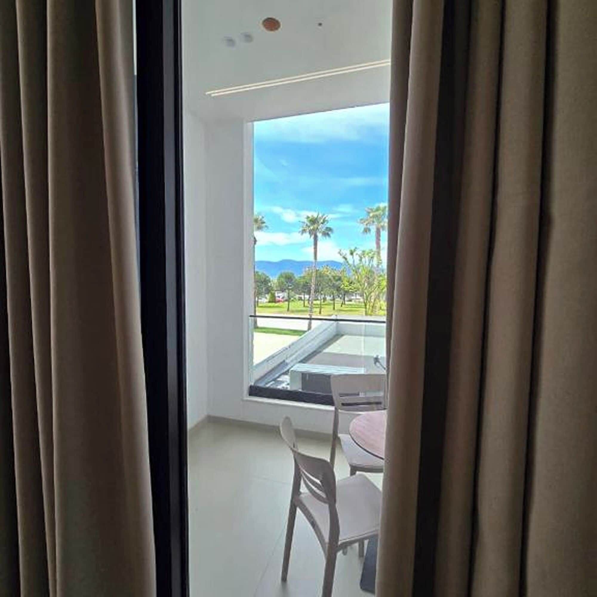 Chambre triple Deluxe, vue sur la mer | Bureau, accès au Wi-Fi (inclus)