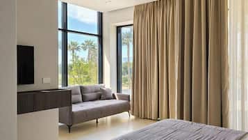 Deluxe Double Room, Balcony, Sea View | Desk, free WiFi