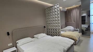 Comfort Studio, Partial Sea View | Desk, free WiFi