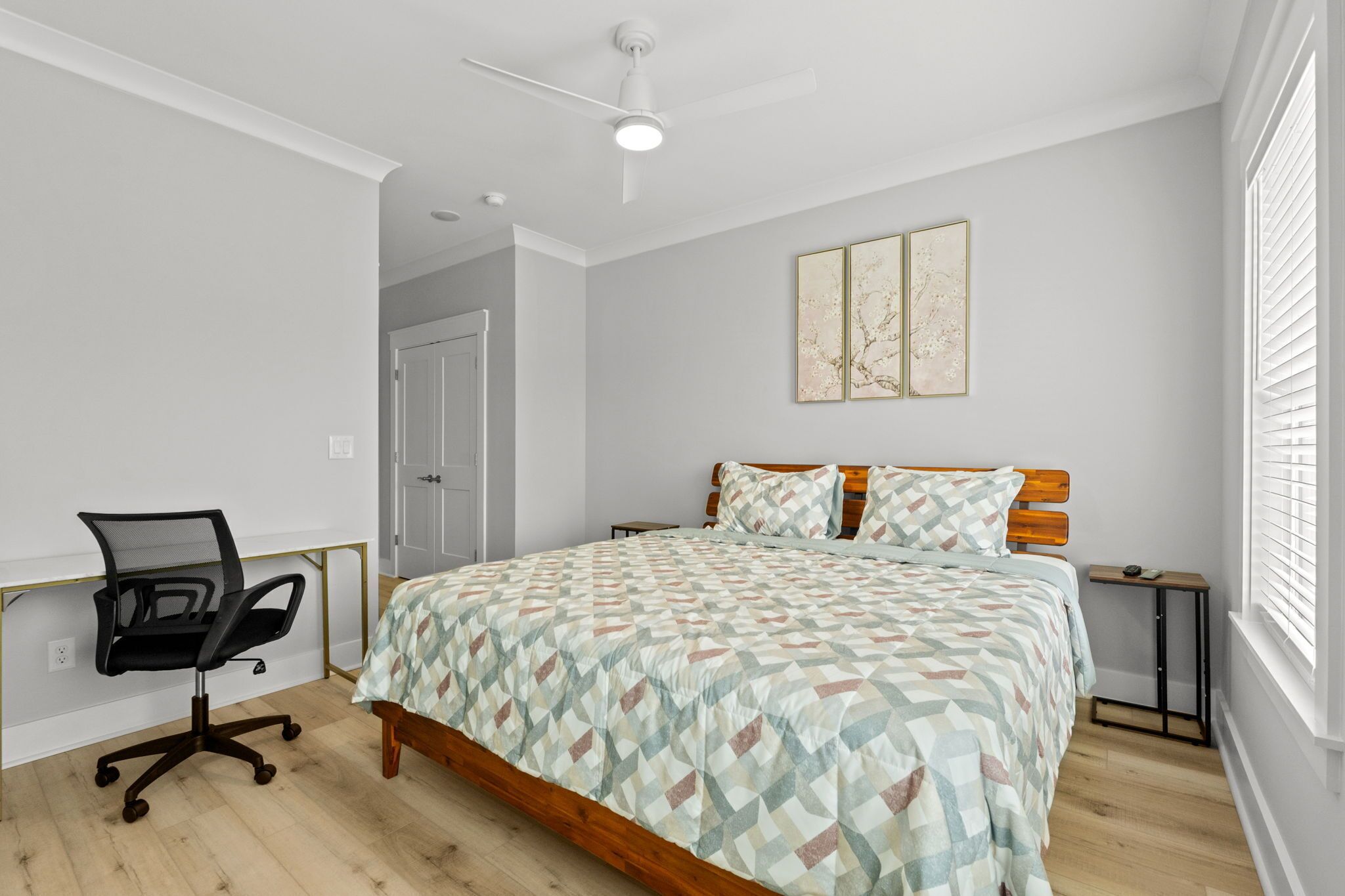 Iron/ironing board, travel crib, free WiFi, bed sheets