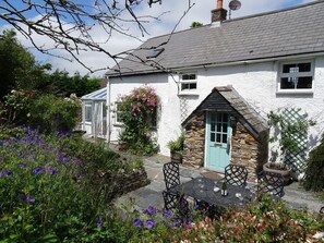 Outdoor dining - Mays Cottage (Wadebridge)