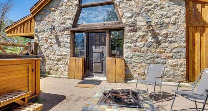 Historical Mtn-view Getaway w/ Hot Tub in Sandy!