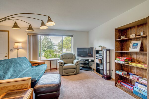 Ocean City Home W/ Fenced Yard: 1 Mi To Beach! - Ocean City, WA