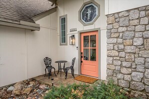 Exterior - A true hidden oasis with park-like grounds—your own private pickleball retreat. Enjoy a beautifully maintained setting with pickleball, tennis, and basketball surrounded by mature trees. (Bixby)