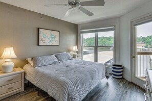 Interior - Lake & Boat Slip Access! Family Gem in Osage Beach (Osage Beach)