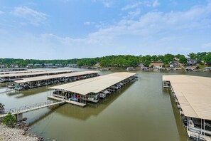 Interior - Lake & Boat Slip Access! Family Gem in Osage Beach (Osage Beach)