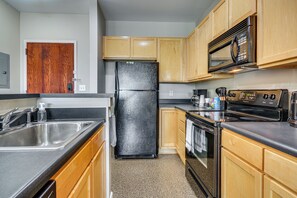Interior - Walkable Condo in Dtwn Greensboro! Extended Stay (Greensboro)