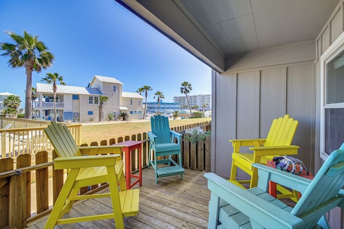 Boardwalk to Port Aransas Beach! Condo w/ Pool