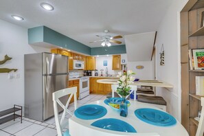 Interior - Steps to Sand! Pet-friendly Home in Fort Pierce (Fort Pierce)