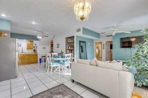 Interior - Steps to Sand! Pet-friendly Home in Fort Pierce (Fort Pierce)