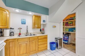 House (2 Bedrooms) | Interior - Steps to Sand! Pet-friendly Home in Fort Pierce (Fort Pierce)