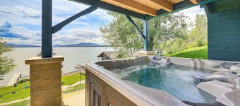 Stunning Sandpoint Lakefront Home: Hot Tub + Dock