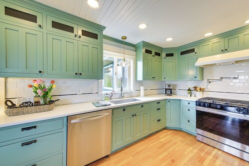 Stunning Sandpoint Lakefront Home: Hot Tub + Dock