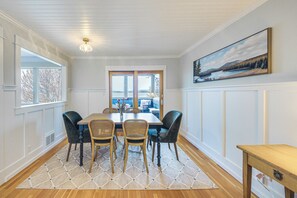 House (5 Bedrooms) | Interior