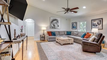 House (4 Bedrooms) | Interior