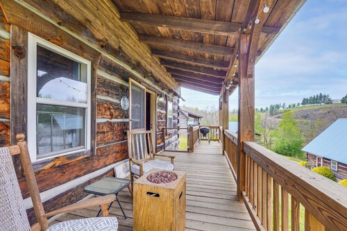 2 Mi to Blue Ridge Pkwy! Mtn Escape w/ Fireplace