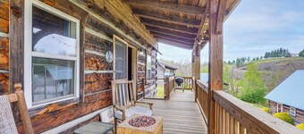 2 Mi to Blue Ridge Pkwy! Mtn Escape w/ Fireplace