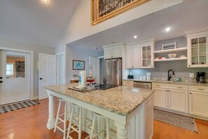 Interior - 'sunset Blue' Family-friendly Home in Byrdstown! (Byrdstown)