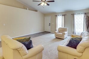 Interior - Spacious 4BR Home in Deltona w/ Screened Porch! (Deltona)
