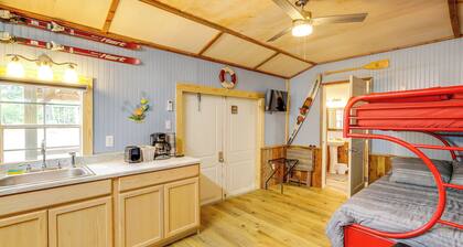 Ramp Entry! Quaint Cottage Near Greers Ferry Lake