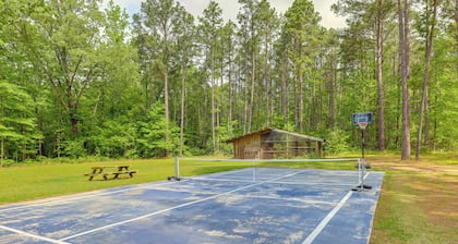 Ramp Entry! Quaint Cottage Near Greers Ferry Lake