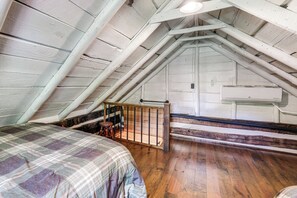 Interior - Trout Stream Access! Rural Buchanan Cabin (Buchanan)