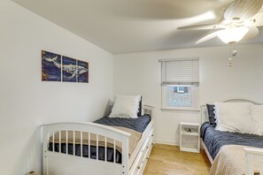 Apartment (2 Bedrooms) | Interior - Steps to Shore! Family-friendly Getaway in Hampton (Hampton)