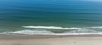 Steps to Shore! Family-friendly Getaway in Hampton