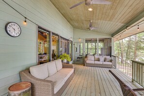 Interior - Beach & Dock: Lakefront Winnsboro Gem on 20+ Acres (Winnsboro)