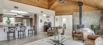 On-site Creek + Views: Grand Mesa Getaway!