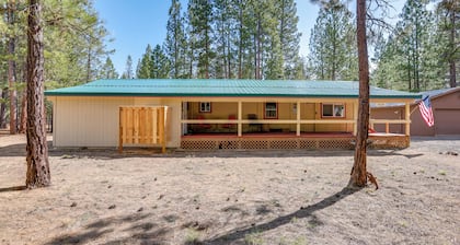 Deschutes Forest Basecamp! Oregon Cabin