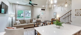 Near Trails & Town! Newly Built Mena Retreat