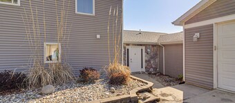 Private Dock & Large Deck! Jimmerson Lake Escape
